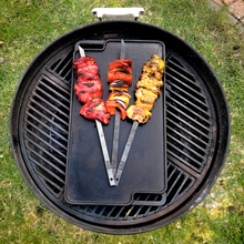 Load image into Gallery viewer, Three skewers on a barbecue plancha